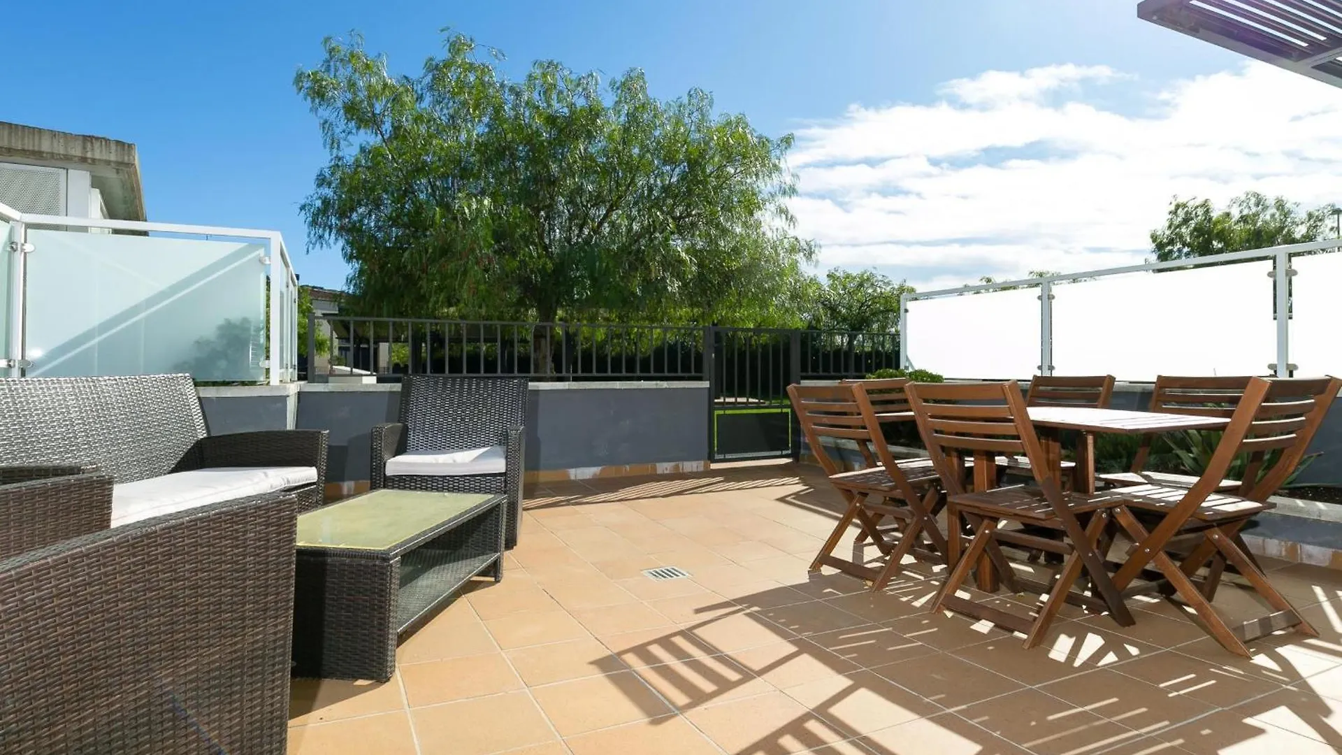 Holiday home Casa Adosada Con Piscina, Jardin Y Terraza En El Centro De Roses - Hisp-228-427 Villa