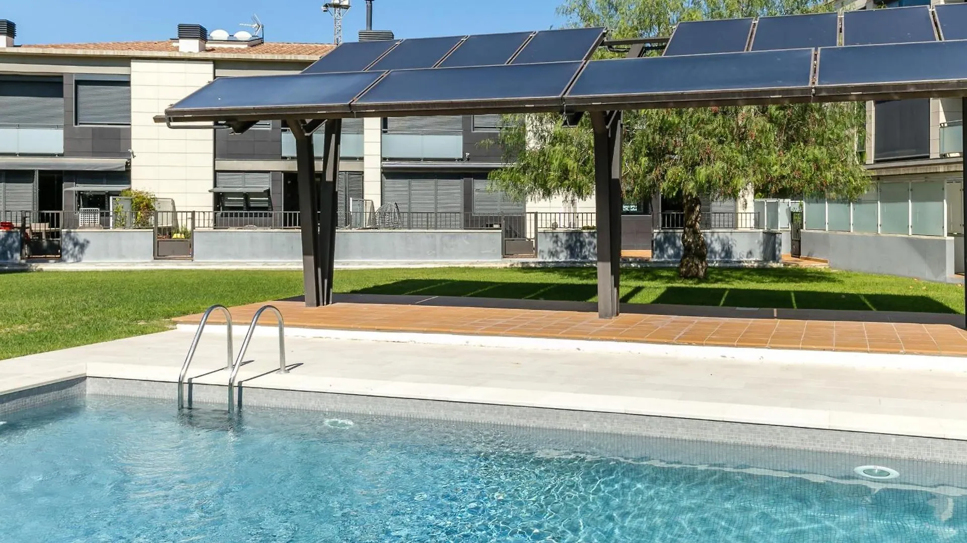 Casa Adosada Con Piscina, Jardin Y Terraza En El Centro De Roses - Hisp-228-427 Villa Spain