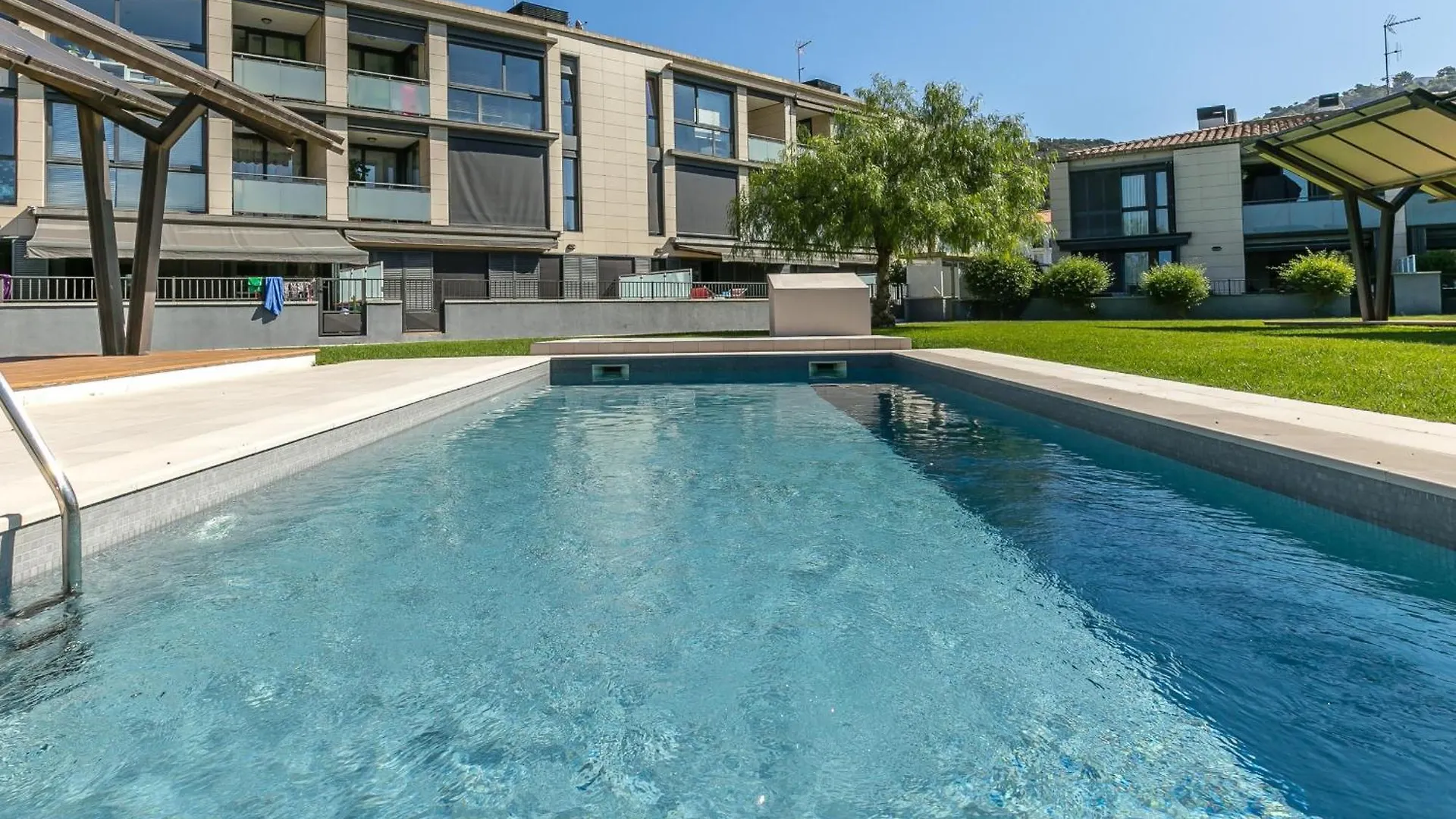 Holiday home Casa Adosada Con Piscina, Jardin Y Terraza En El Centro De Roses - Hisp-228-427 Villa