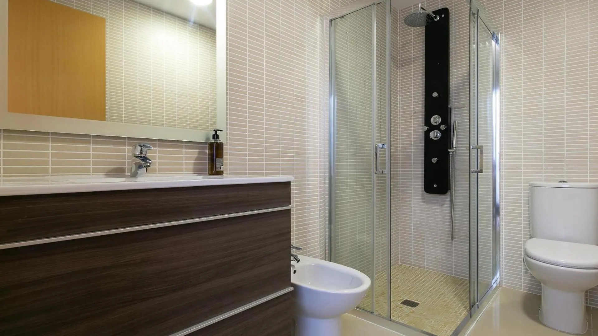 Casa Adosada Con Piscina, Jardin Y Terraza En El Centro De Roses - Hisp-228-427 Villa Spain