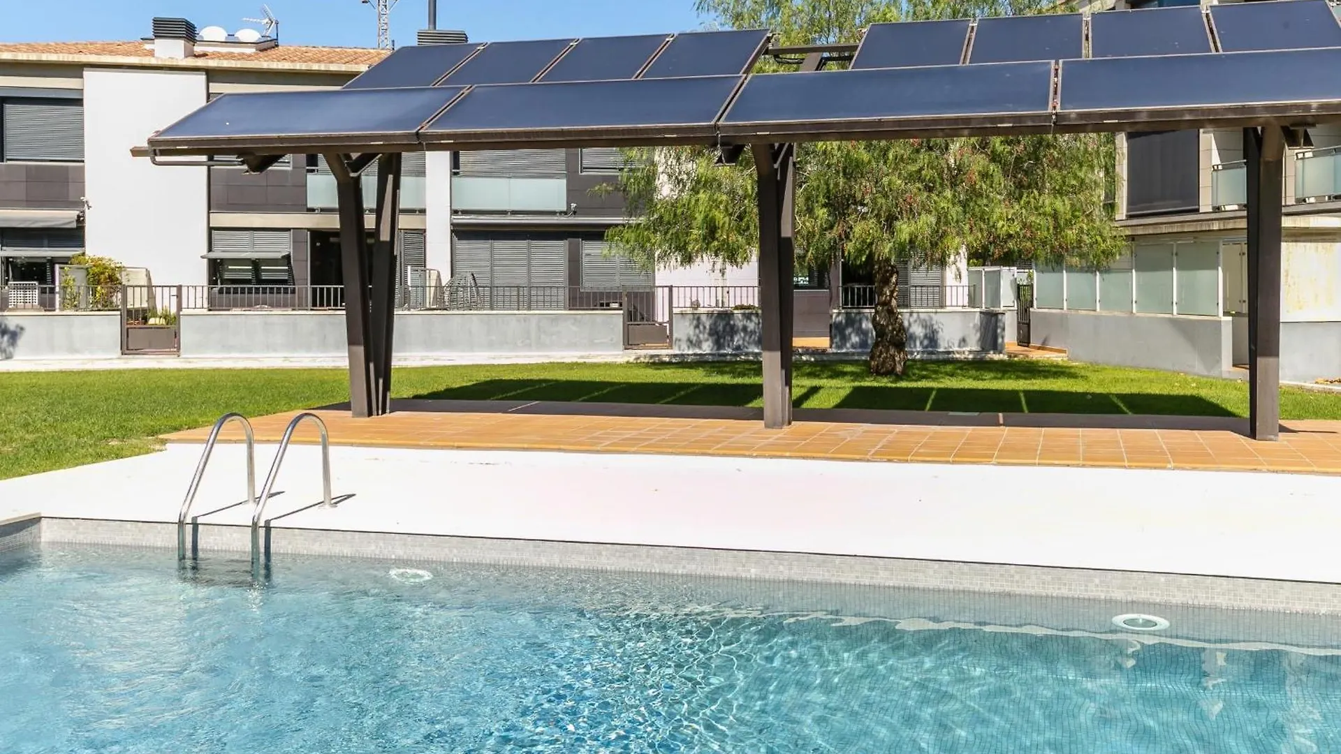 Casa Adosada Con Piscina, Jardin Y Terraza En El Centro De Roses - Hisp-228-427 Villa